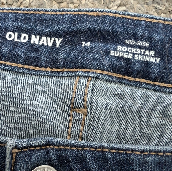 Old navy mid-rise rockstar super skinny Emelia jeans - Picture 3 of 5